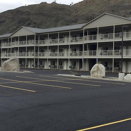 Yellowstone Big Rock Inn Gardiner Exteriör bild
